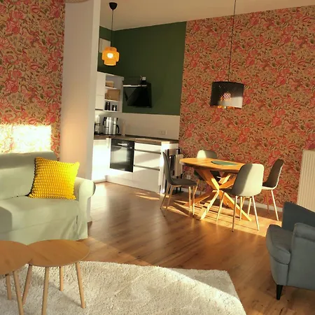 Karl Kassberg Mit Sonnigem Balkon