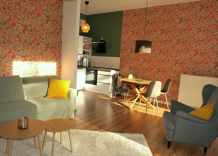 Karl Kassberg Mit Sonnigem Balkon